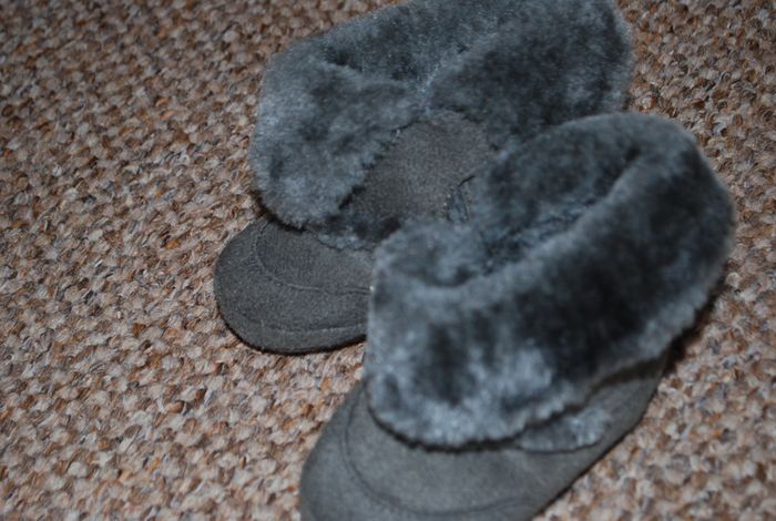 warm baby boots,12 to 18 months,good condition.