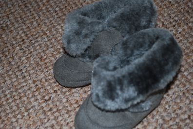 warm baby boots,12 to 18 months,good condition.