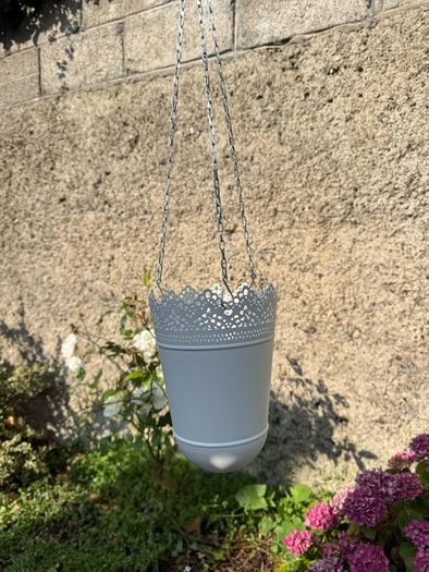 Hanging basket