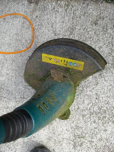 Garden edge trimmer