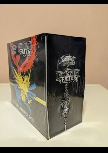 Hidden Fates Elite Trainer Box