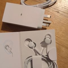 New Genuine Google Pixel USB-C Earbuds & Fast Charger Bundle
