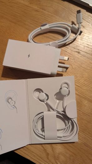 New Genuine Google Pixel USB-C Earbuds & Fast Charger Bundle