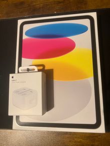 Apple iPad + charger