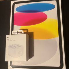 Apple iPad + charger