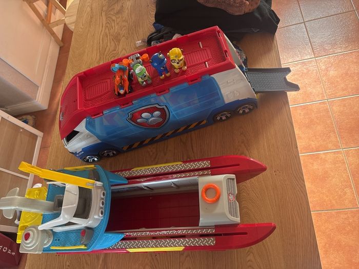 paw patrol boat and bus