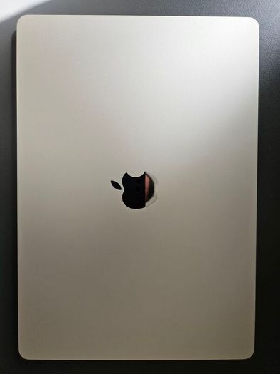 Macbook Air 15 inch M3 16GB RAM 256GB Starlight