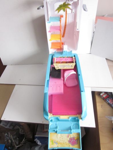 Barbie Puppy mobile SUV Camper Van Car Playground play set.