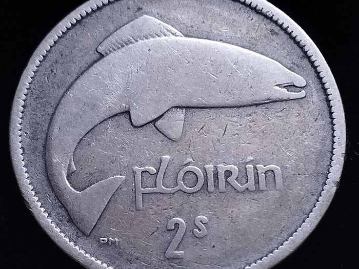 #462 - Ireland - 1935 - Florin - Silver - KM.7