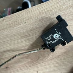 BMW E36 glovebox actuator