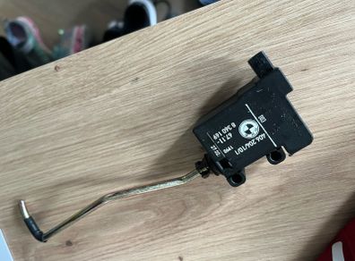 BMW E36 glovebox actuator