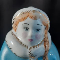 Sysert Porcelain Figurine |with Muff