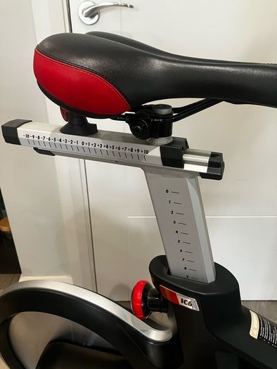 Life Fitness IC6 indoor cycle
