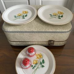 ceramic plates - vintage side/cake plates