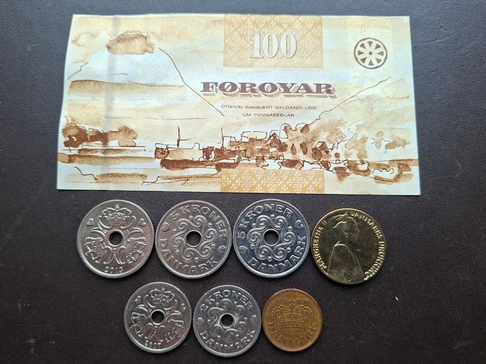 A Lot of one note and 7 coins from Faroe (1955-2001)