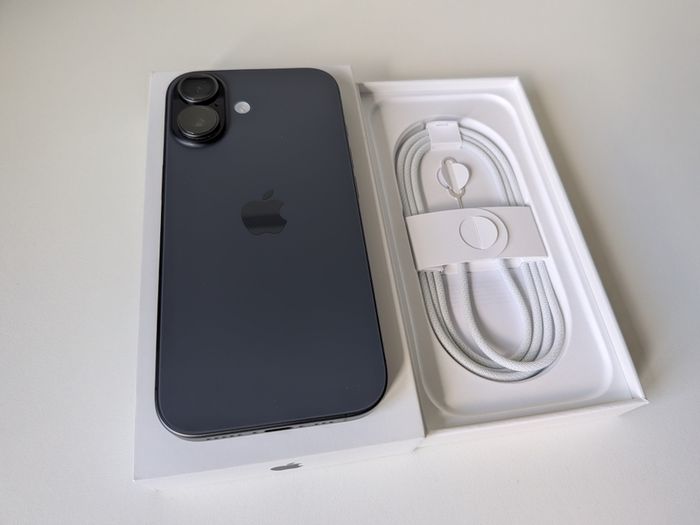 iPhone 17 Black 256GB Like New Less than 1 month old