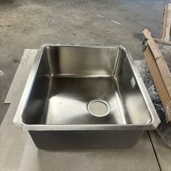Undermounted sinks
