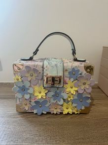 Flower trunk bag with strap