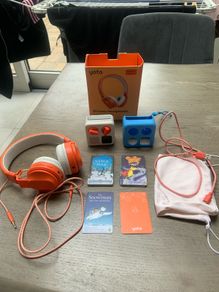 Yoto 3rd gen bundle + wireless headphones +14 cards