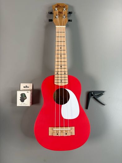 Ukulele + Case + Tuner + Capo