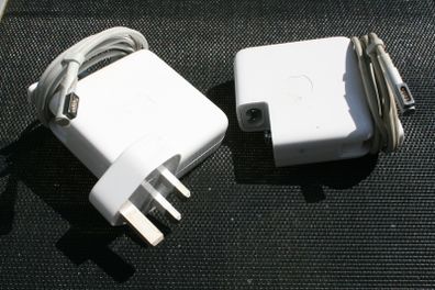Original APPLE MacBook Pro 60W MagSafe Power Adapter Charger A1184 A1330 A1344 and more