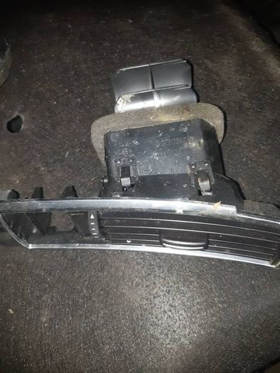 Audi A6 2004-2009 Air Vent (driver Side) 4f2820902