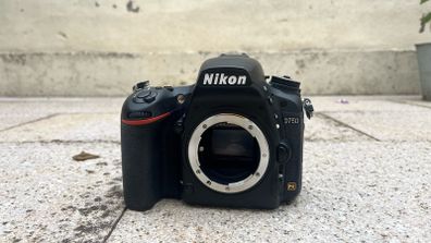 Nikon D750 + Nikkor 105mm 2.8