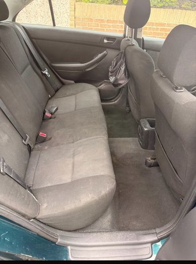2004 Toyota Avensis