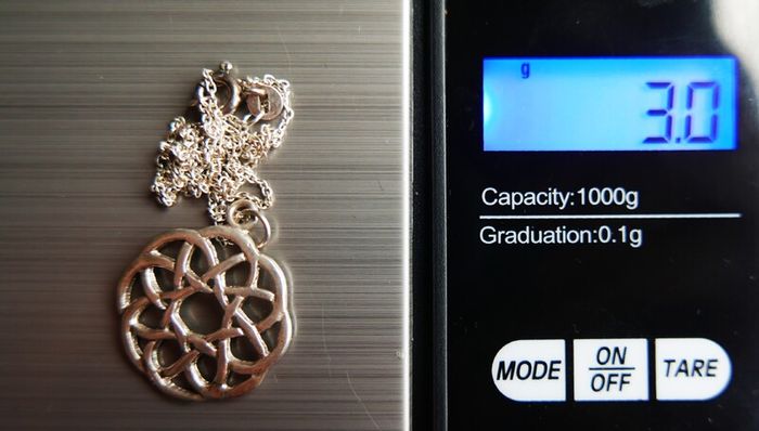 Vintage 925 Sterling Silver Celtic Knot Pendant and Necklace length 16" - 3g