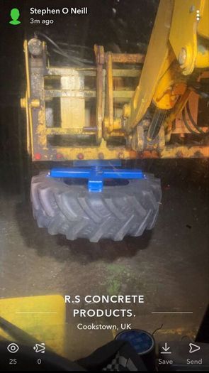 Silage wheel pushers