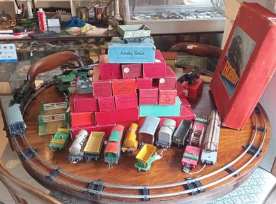 O Gauge Tinplate Railway Stock