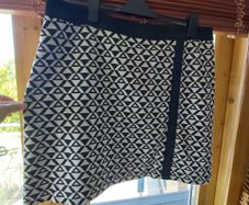 WALLIS Skirt Black + Cream Size 14-16