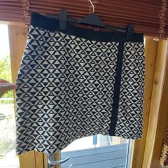 WALLIS Skirt Black + Cream Size 14-16