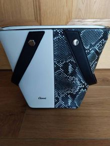 Hand bag