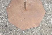 metal stand ,sold as seen,,nice weight to it ,buyer collects or pays postage thank you