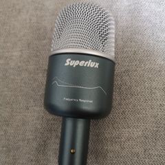 Superlux Pro 218a