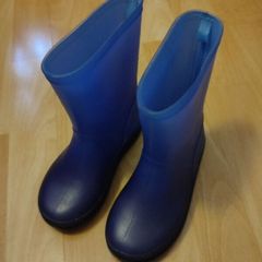 Size 8 Rain boots / wellies