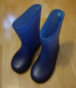 Size 8 Rain boots / wellies