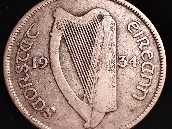 #779 - Ireland - 1934 - Half Crown - Silver - KM.8