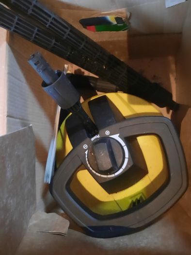 Patio and wall cleaner