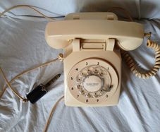 vintage 1970s telephone beige northern electric 500-series