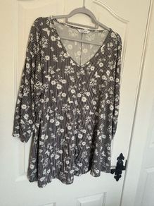 ladies top size 20