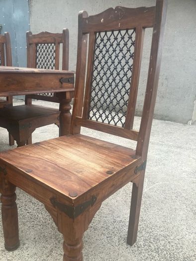 table and chairs