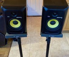 KRK Rokit 6 Gen3 - 2x stands with isolation pads