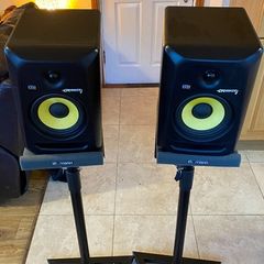 KRK Rokit 6 Gen3 - 2x stands with isolation pads