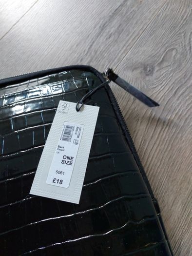 New River Island patent croc lap top case. Rrp 25 eurp