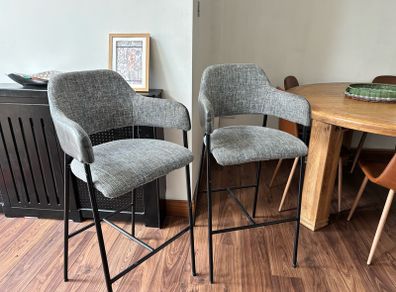 bar stool
