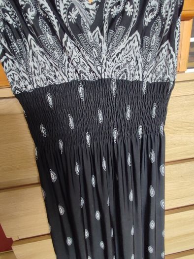 Size M/L (12-14) Maxi dress