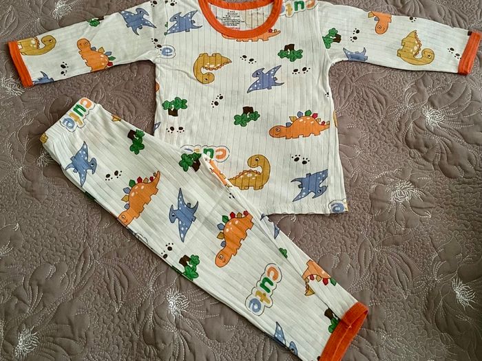 Boys clothes bundle age 2-3 / trousers / t-shirts / shorts