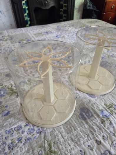 Display stackable swival stand